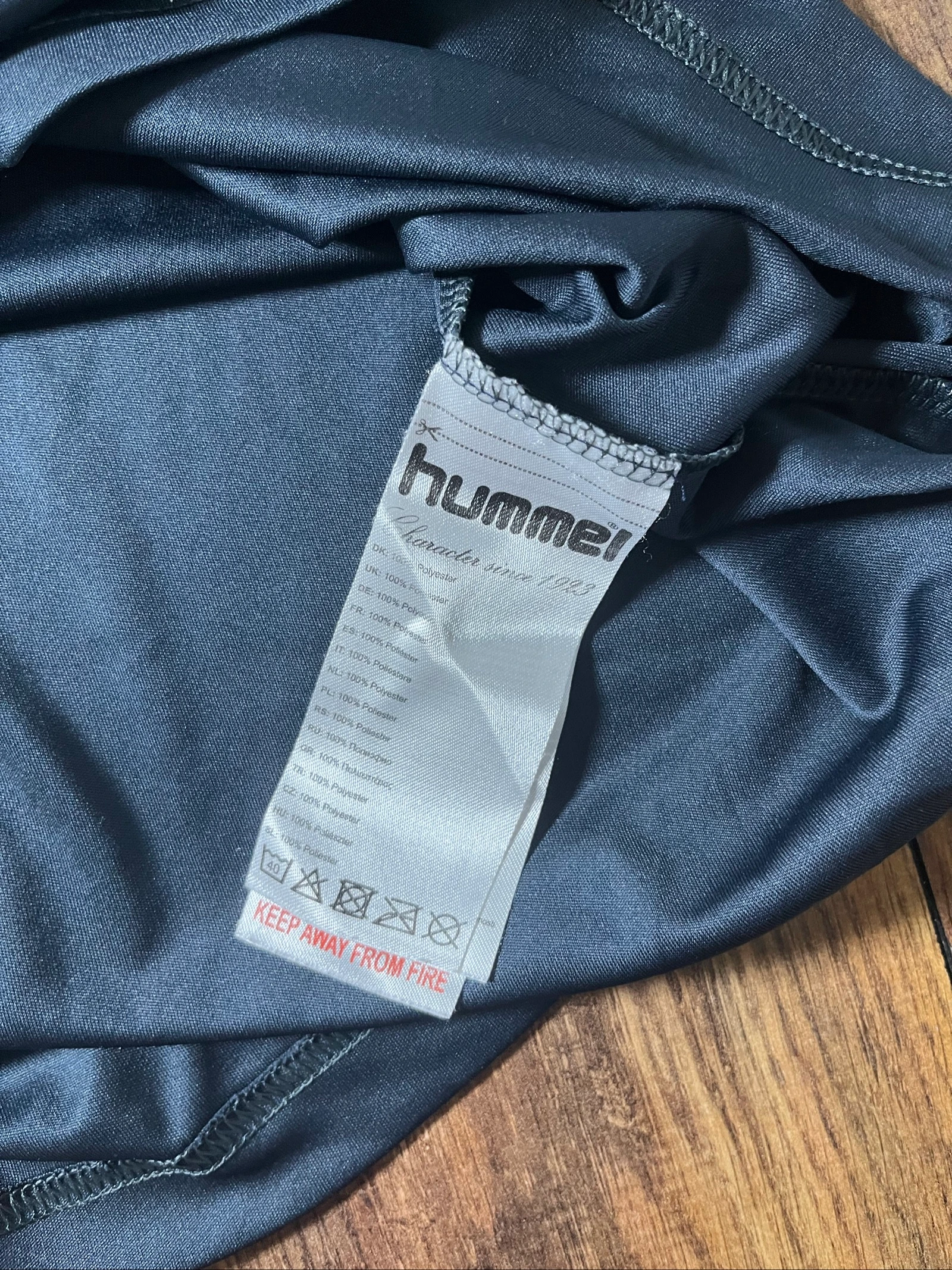 Grijze antraciet Vildbjerg Cup voetbalshirt van technisch weefsel - Hummel - maat S/M - goede staat – photo 5